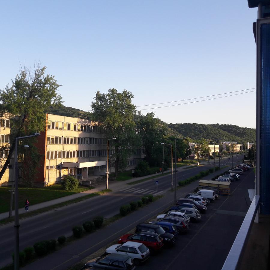 Studio 18 Apartman Казинцбарцика Экстерьер фото