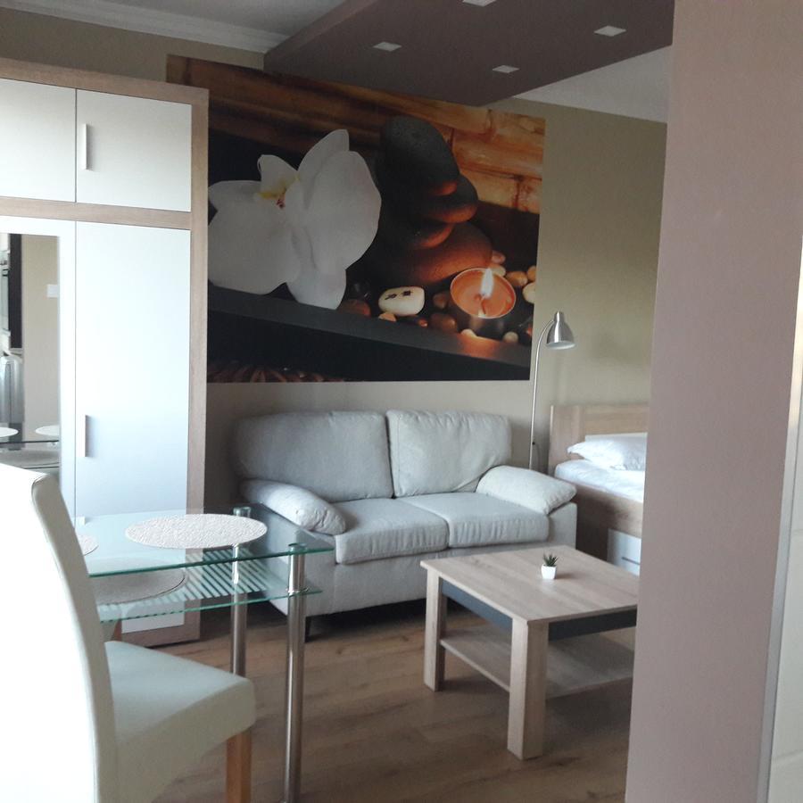 Studio 18 Apartman Казинцбарцика Экстерьер фото